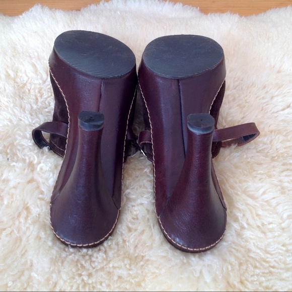 Shoes - Picture 5 of 8